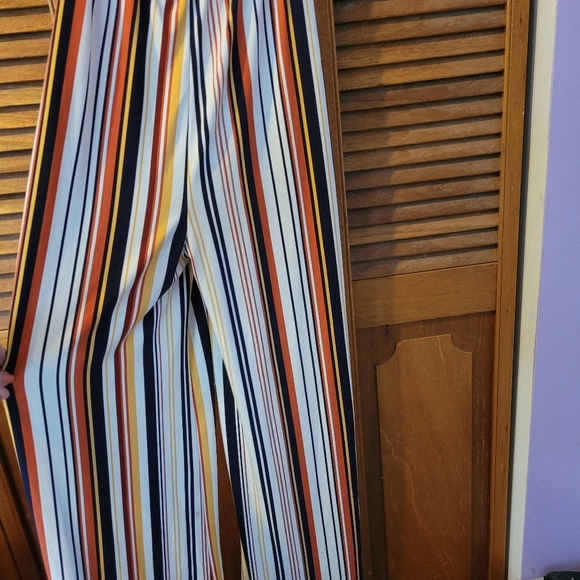 Retro Style Jumpsuit - Picture 5 of 8